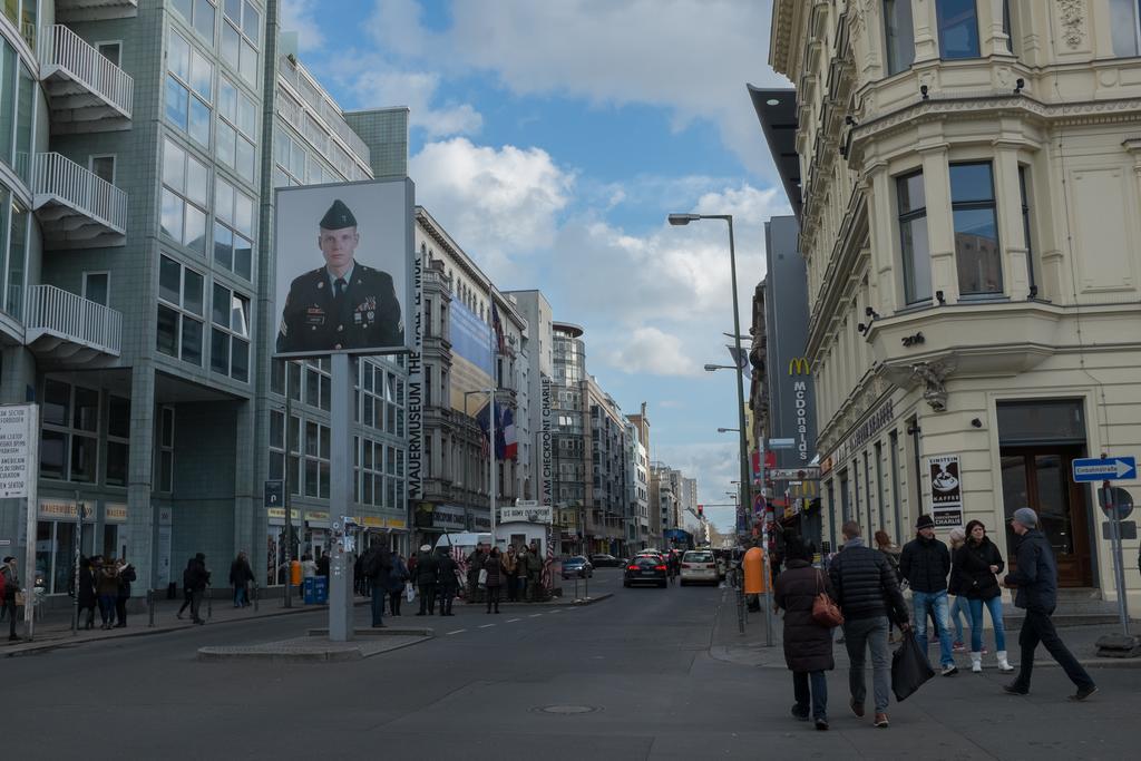 Mondrian Suites Berlin Am Checkpoint Charlie Dış mekan fotoğraf
